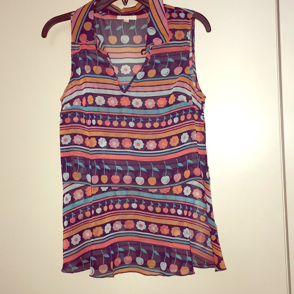 ModCloth keyhole sleeveless top